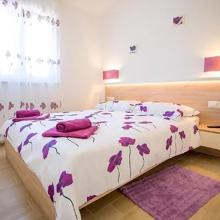 Birikina 5 Mit Pool * Nova Vas (Porec)