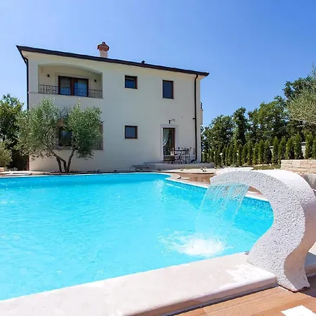 Birikina 5 Mit Pool