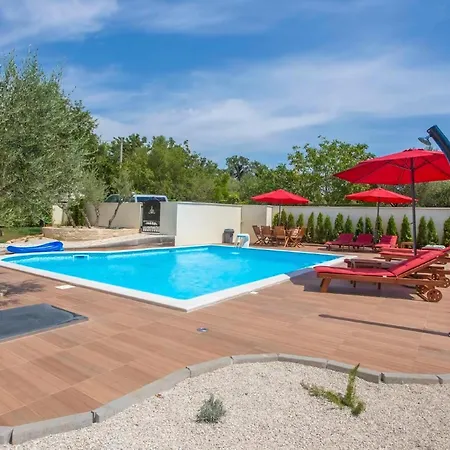 Birikina 5 Mit Pool