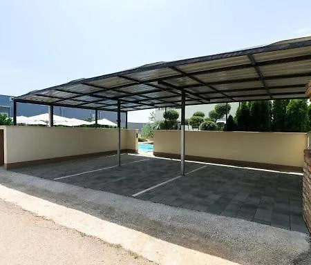 Birikina 5 Mit Pool * Nova Vas (Porec)