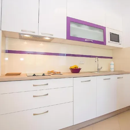 Birikina 5 Mit Pool Apartament *