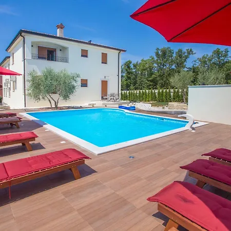 Apartament Birikina 5 Mit Pool